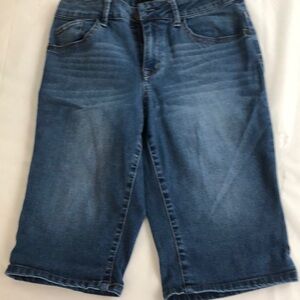 Woman’s Jean shorts